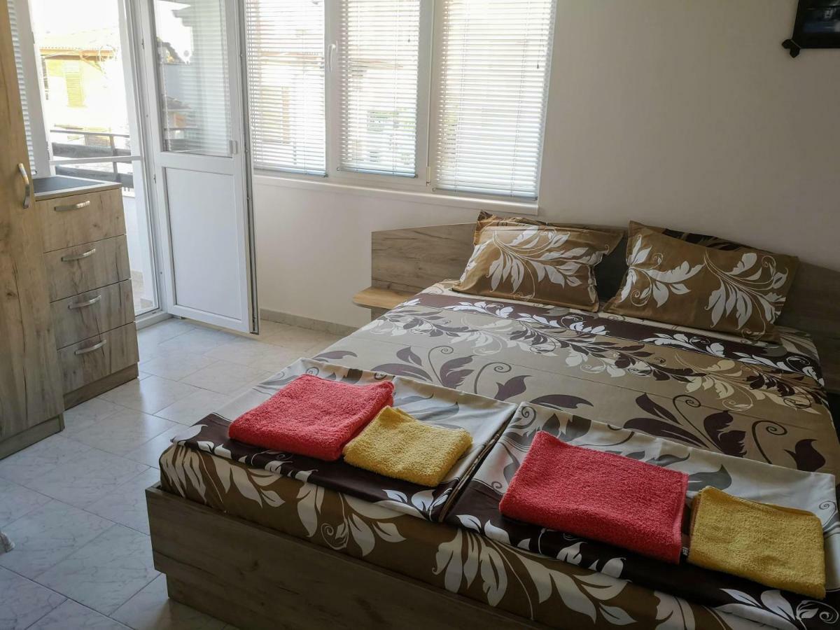 Guestrooms Stoyanovi TTchernomorets Extérieur photo